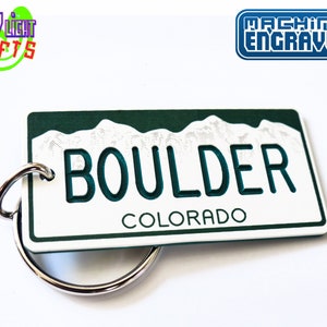 Boulder Colorado State License Plate Keychain Tag - Gravure à la machine - Voyage de vacances [ Souvenir - Porte-clés vintage - Porte-clés cadeau