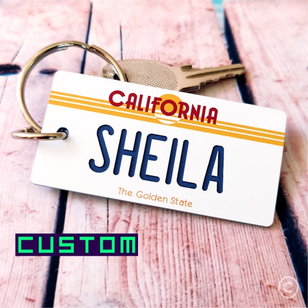 Llavero personalizado de California - Etiqueta de llave grabada personalizada- Viaje de vacaciones Roadtrip Bachelorette Trip Momento- Nombre Recuerdo- Regalo de llaves de coche