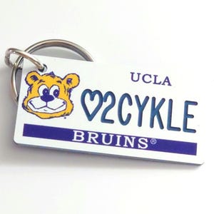 Personalisierter UCLA Bruins Schlüsselanhänger Anhänger - Individuelle Gravur - College Abschluss Geschenk - Retro Joe Bruin Schlüsselanhänger - Taschenanhänger - Taschenanhänger - Taschenanhänger
