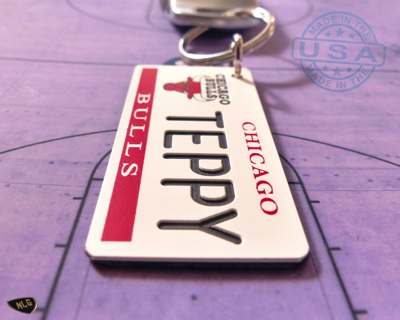Personalized Chicago Bulls Keychain - Custom Engraved Key Tag - Fan ...