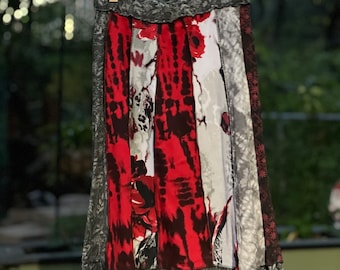 Falda XS Roja y Negra, Moda Sostenible,Ropa Reciclada