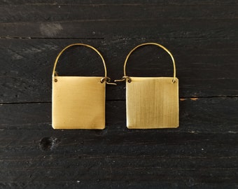 Small Brass Square Earrings, Minimalist Brass Square Dangle Earrings, Geometric Dangle Jewelry, Elegant Square Dangles