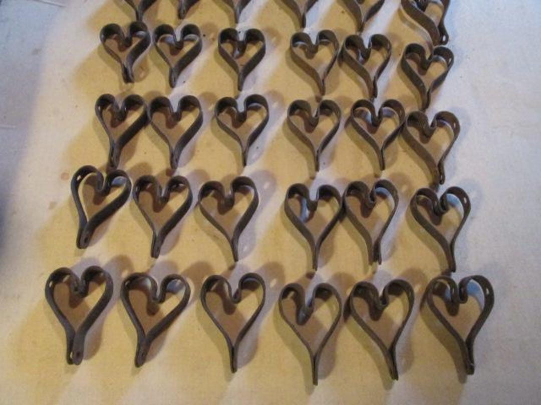 ONE Shabby Heart Mat PIECE Antique Vintage Sheet Iron Crafting