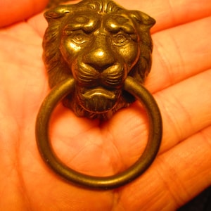ONE Vintage Cast Brass Lion Head Drawer Door Pull w/ Brass plate Ring 9285