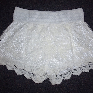 Crotchet shorts Cotton crotchet shorts with satin lining image 1