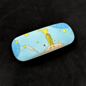 Estuche para gafas azul claro / El principito / Suave al tacto / Paño de microfibra de regalo en el interior / Accesorios de arte únicos y decoración del hogar