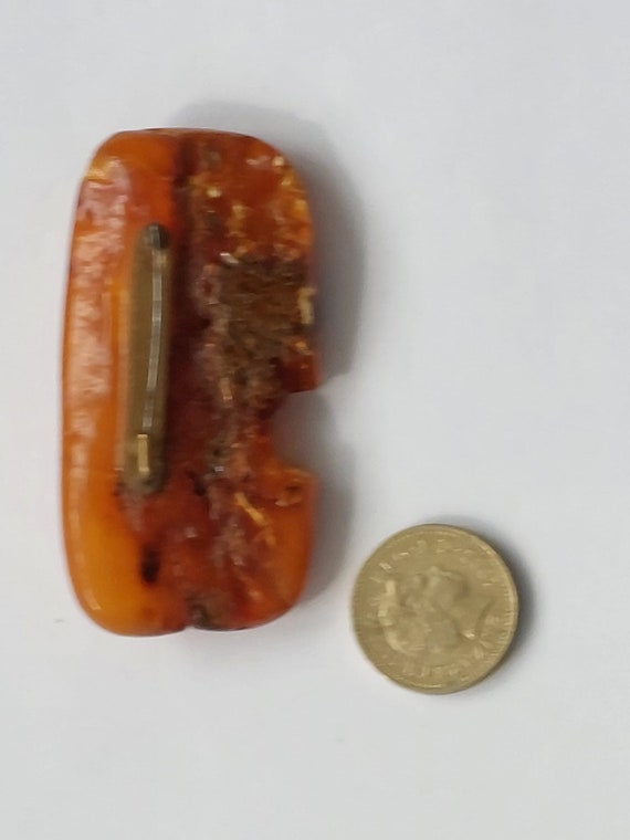 Very large amber brooch 24.57 grams - image 6