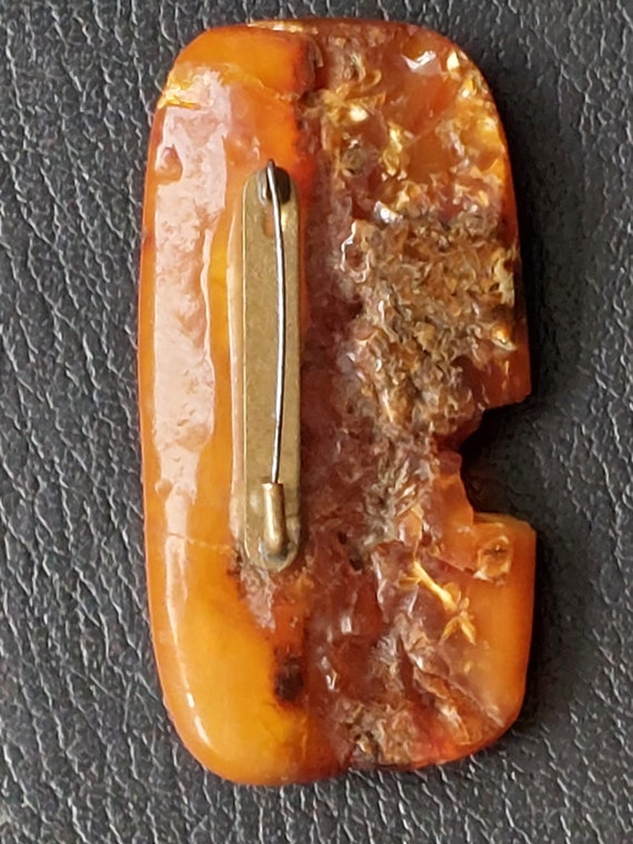 Very large amber brooch 24.57 grams - image 4