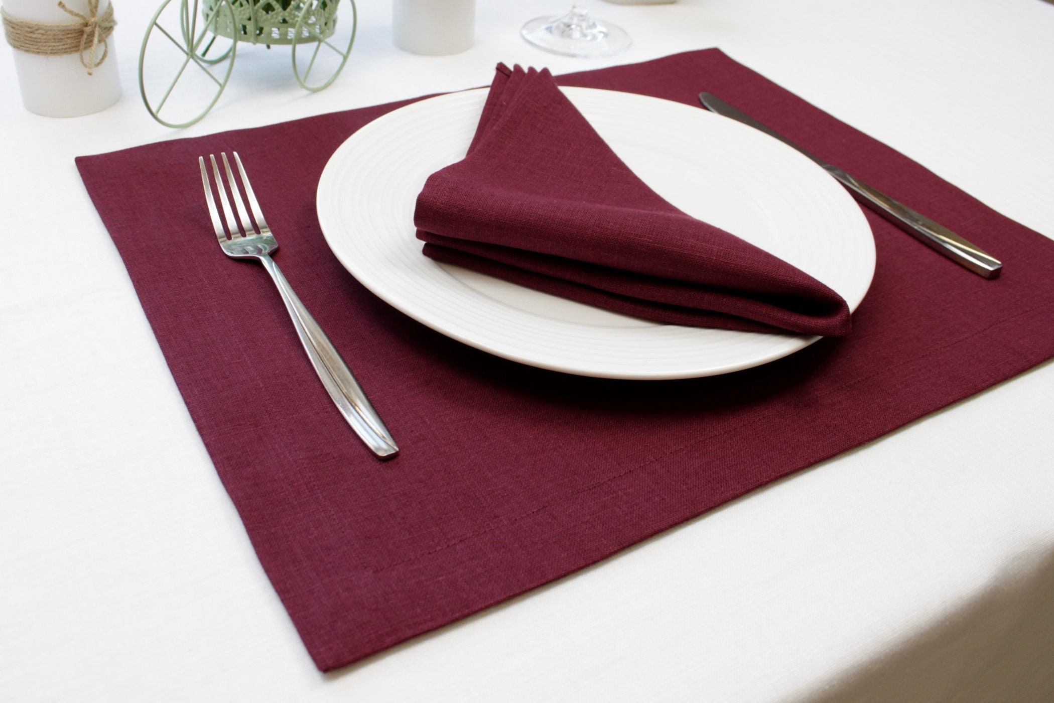 Christmas Red Placemats Set of 1,2,4,6,8 Modern Linen Placemat in Moss