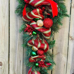 Christmas Swag, Christmas Decorations, Traditional Christmas, Christmas Wreath, Holiday Decoration, Chrismas, Festive Decoration