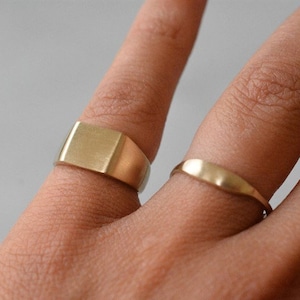 Square Pinky Unisex 14K Signet Ring
