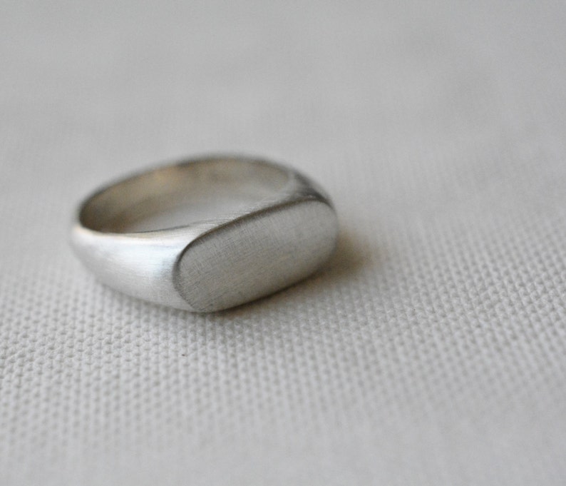 Oval signet ring, white gold ring, seal ring, white gold signet ring, women signet ring, white gold wedding band,signet ring women, 14k gold image 6