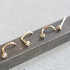 Perno da naso con diamante in oro massiccio 14 carati