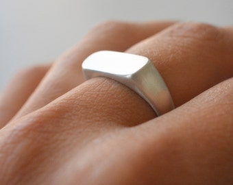 関税送料込【Neighborhood】Silver Signet Ring Neighborhood Silver Signet Ring | FIRMAMENT - Berlin Renaissance