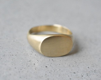 Gold signet ring, 14k solid gold signet ring, solid gold ring, wedding band, uniqe wedding ring, women signet ring, oval signet ring