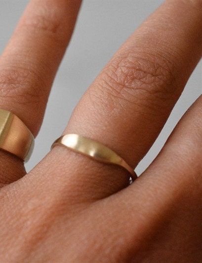 solver and gold contour wedding band
