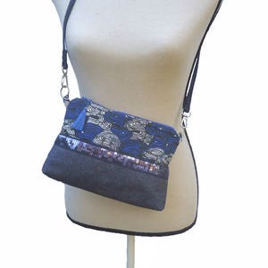 Clutch bag shoulder strap in jeans Bild 1