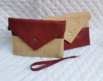 Grande pochette enveloppe simili cuir bordeau et toile de jute beige