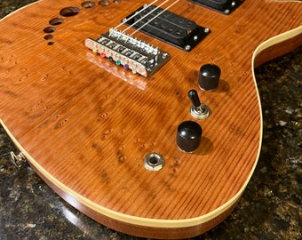 Guitarra eléctrica Redwood Offset - Hecha a pedido