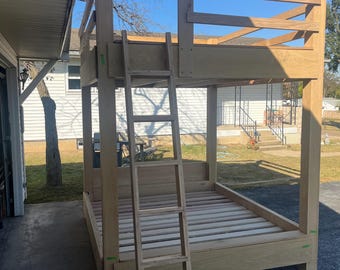 Solid Wood King Size Bunk Bed — Heavy Duty 5x5 Post Frame | Built for Cabins, B&B and Guest Rooms