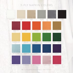 Puede incluir: Una carta de colores de servilletas de 3 capas, que muestra una variedad de colores. La carta incluye tonos como blanco, marfil, arena, plata, peltre y negro. Los colores adicionales incluyen burdeos, rojo, naranja, especia de calabaza, oro, amarillo claro, amarillo, kiwi, verde festivo y verde bosque.