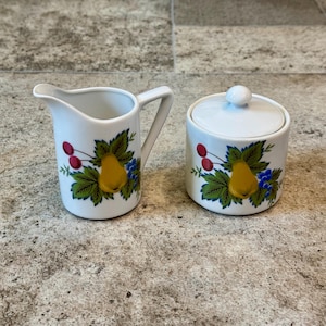 Vintage Fruit Themed Sugar Bowl & Creamer Set – Made in Japan Ceramic