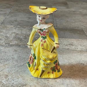 Vintage Ceramic Parasol Lady Planter with Yellow Dress and Hat, Vintage Ceramic Girl Planter, Vintage Lady Planter, Vintage Planter