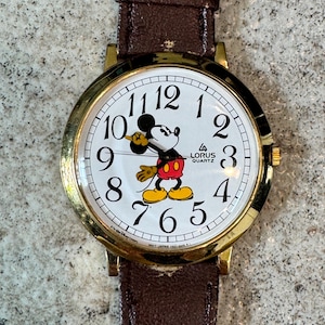 Vintage Lorus Quartz Mickey Mouse Watch – Brown Leather Band, Japan