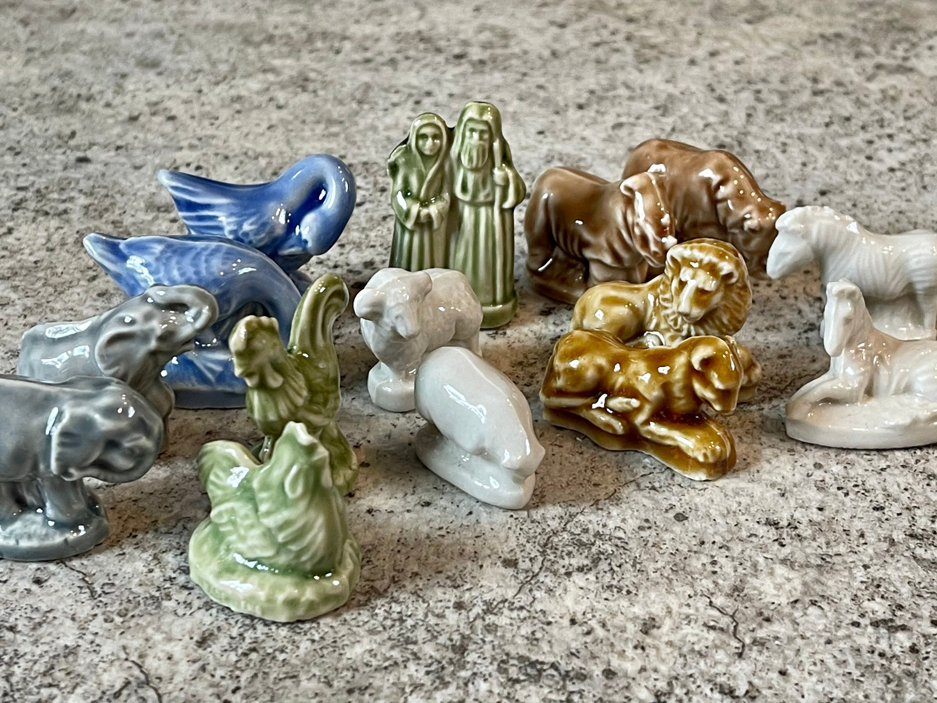 Vintage Noah's Ark Wade Whimsies – 15pc Red Rose Tea Figurine Set