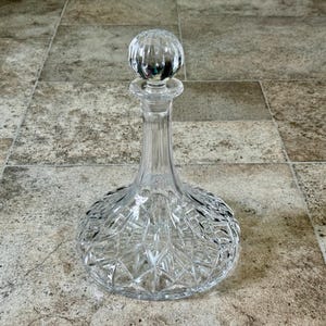Vintage Cut Glass Crystal Decanter with Stopper – Elegant Geometric Design