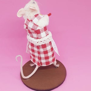 Baker Taxidermy Mouse gift, cooking, curio, curiosities, oddities, Great British Bake Off, Great British Baking Show 画像 4