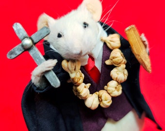 Vampire Hunter Van Helsing Taxidermy mouse ~ Dracula, curiosities