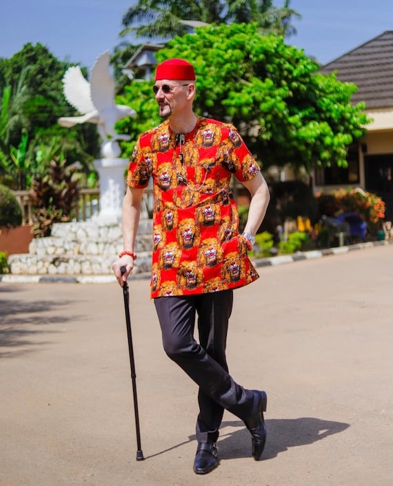 Chemise homme Afrique tete de lion rouge chemise de marie Isiagu Igbo Nigeria costume pour homme avec bonnet rouge chemise de mariage ethnique pour lui seance photo de couple Etsy Canada
