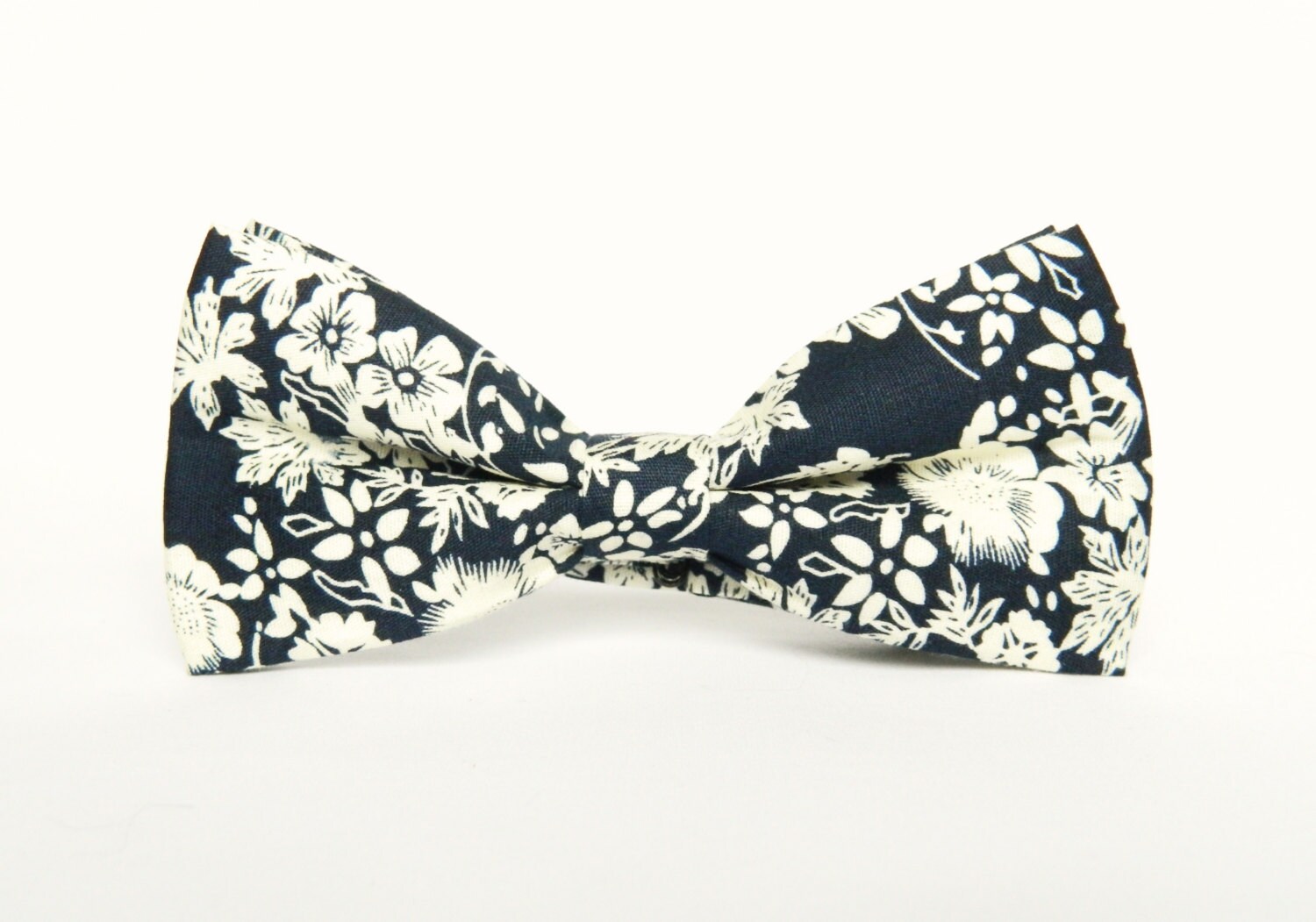 Navy blue floral bow tie Pre-tied bow tie gift for men floral | Etsy