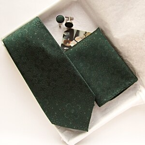 Emerald Green tie, Emerald Green Pocket Square tie, Dark Green tie, wedding tie, Green tie, standard width tie