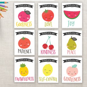 Puede incluir: Nueve tarjetas coloridas con ilustraciones de frutas y el texto "Los frutos del Esp&iacute;ritu" con una lista de nueve virtudes: Bondad, Amor, Alegr&iacute;a, Paciencia, Bondad, Paz, Fidelidad, Autocontrol y Mansedumbre.