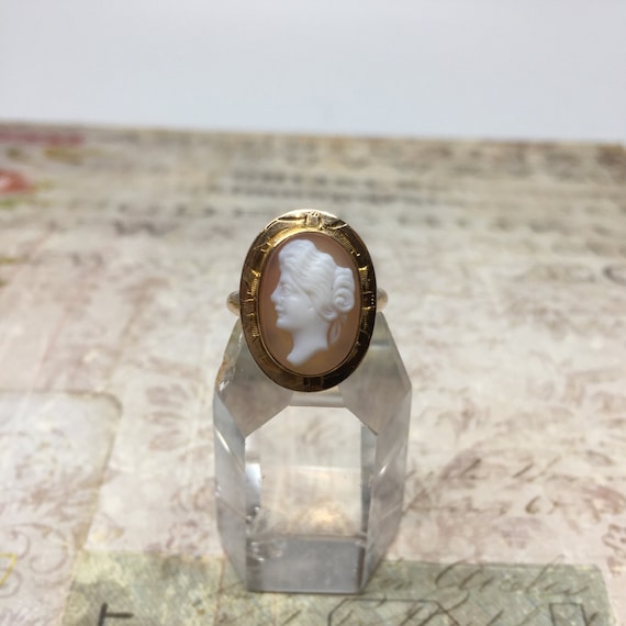 Vintage Victorian Cameo Ring in 10k Gold