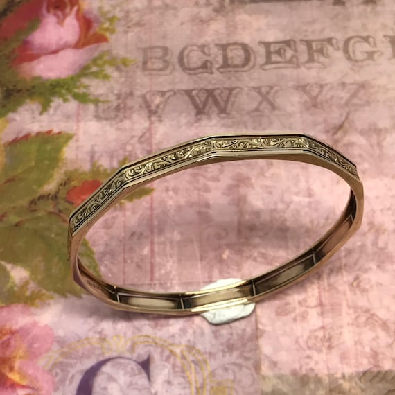 Antique Victorian Engraved Bangle in 9ct, circa 1880