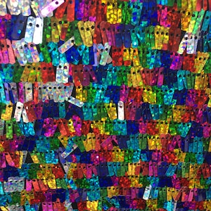 Veelkleurige rechthoekige confetti-lovertjes op poly-meshstof 58&quot;/60&quot; inch brede danskledingstof (op maat gesneden verkrijgbaar)