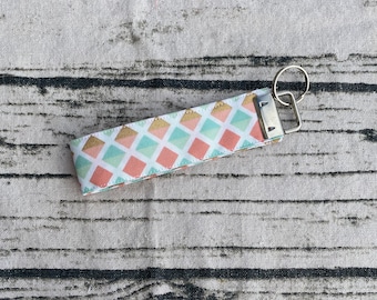 Geometric key fob wristlet