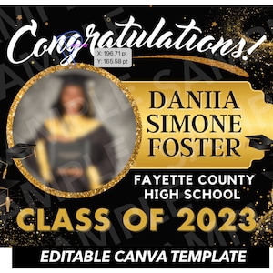 以下が含まれることがあります： 写真用のプレースホルダー、テキスト「おめでとうございます！」、名前「ダニア・シモン・フォスター」が書かれた黒と金の卒業発表テンプレートです。「フェイエット郡高校」と「2023年卒業」のテキストも含まれています。このテンプレートはCanvaで編集できます。