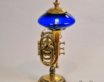 Pocket trumpet accent lamp.