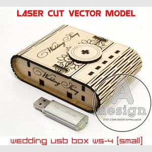 Puede incluir: Una caja de madera cortada con láser con una tapa con bisagras y una ranura para unidad USB. La caja está decorada con las palabras "Wedding Story" y un diseño floral. La caja es de tamaño pequeño.