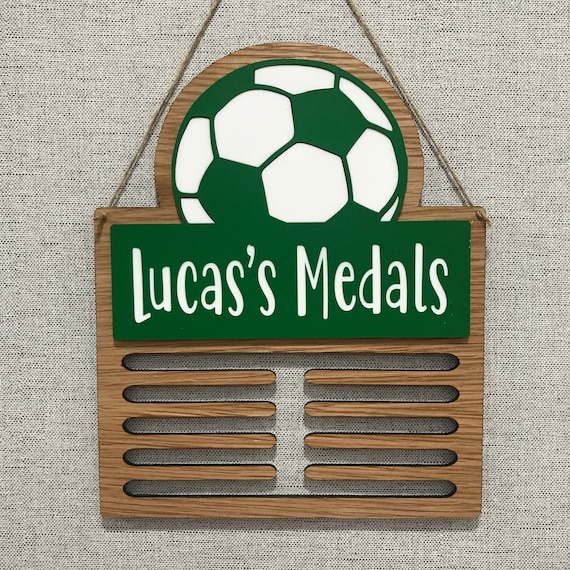 Porte-clés ballon et chaussure de football argenté gravure personnalisée  sur médaille