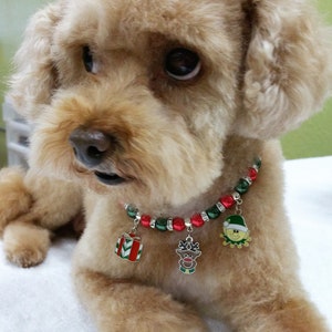 Red And Green Pearl Beads, Elegant Christmas Spirit Design Necklace, Cat & Dog Collar, Fancy Pet Collar, with 3 Christmas Charms