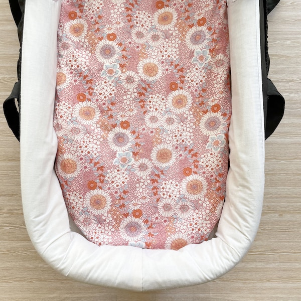 Pram Bassinet Liner, Bassinet Pad, Stroller Bassinet, Custom Sizes, Baby Jogger, Bugaboo, iCandy, Redsbaby, Uppababy - PINK DAISIES