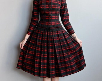 Parklane Juniors Original Vintage 1950s American Dress size S, Red and Black