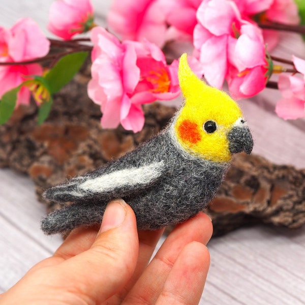 COCKATIEL pin Animal Brooches, Parrot Bird jewellery gifts for bird watchers, gifts bird necklace bird brooch