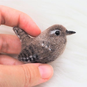 Brooch bird needle felted WREN ornaments Christmas pin, Gift wool lover gifts, Needle felt, winter clip on bird pin badge her