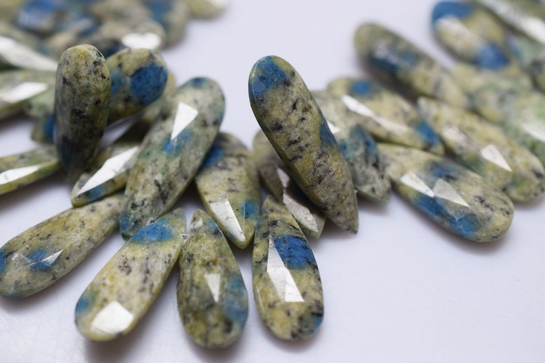 K2 Jasper Faceted Briolettes K2 JASPER Faceted Elongated Pears K2 jasper Long pear 9x22 to 10x32 mm BL3939